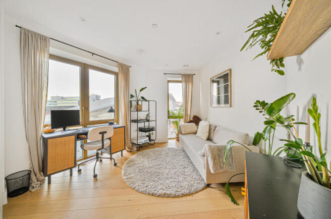 1382135-16-691b69...