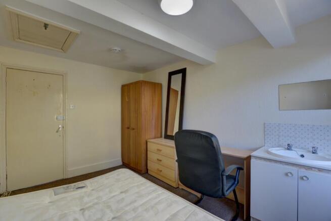 8 DeMontfort Road Bedroom 2