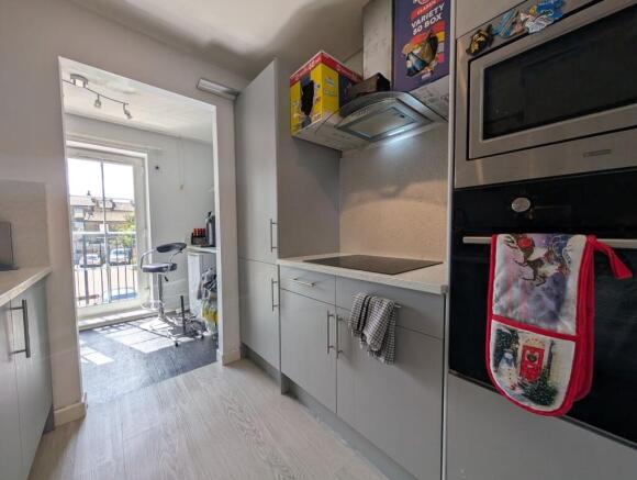 2 bed Apartment for sale Image 6