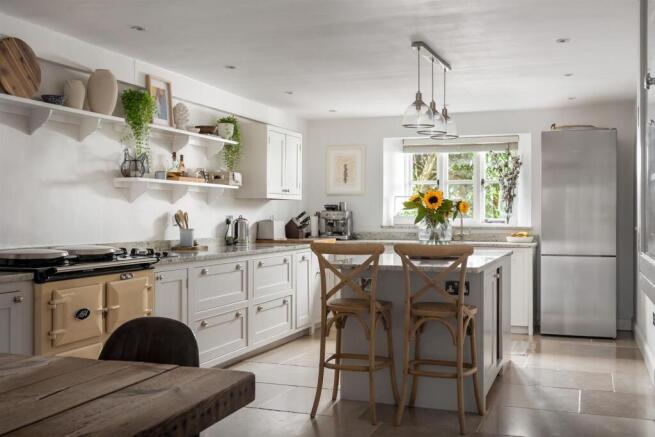 13 - Church Cottage - GL7 5HX - Web.jpg