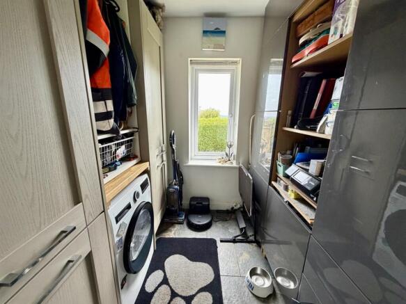 3 bed Semi-Detached for sale Image 8
