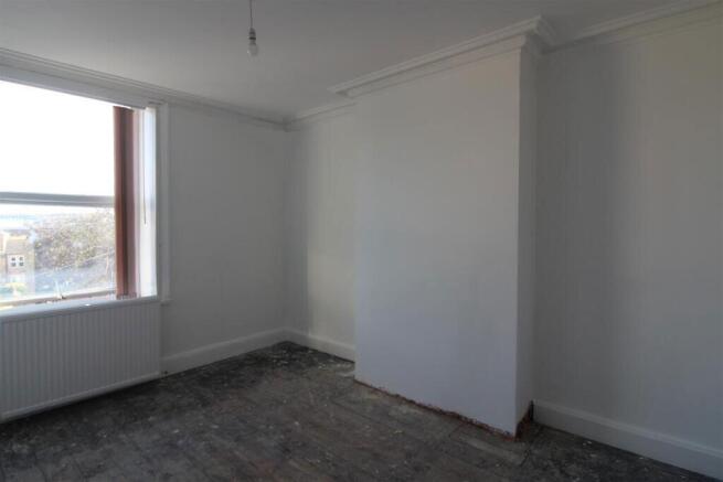 5 bed Terraced for sale Image 9