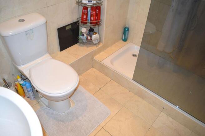 SHOWER ROOM