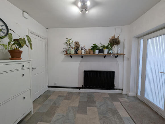 3 bed Semi-Detached to rent Image 8