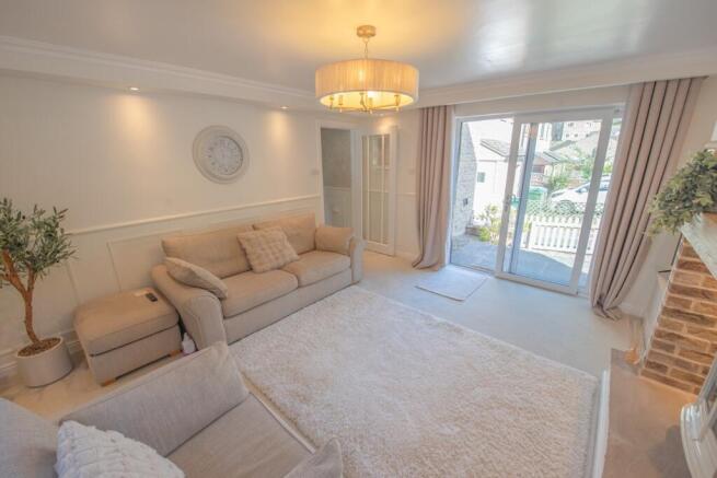 2 bed Apartment for sale Image 4
