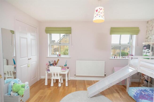 3 bed Terraced for sale Image 9