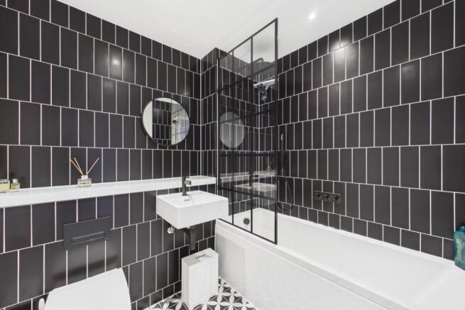 2 bed Apartment for sale Image 12