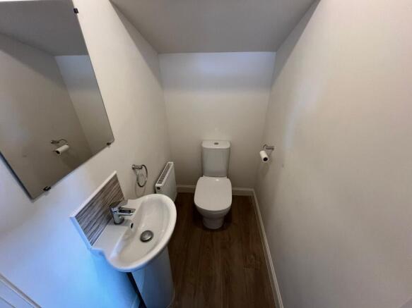 3 bed Semi-Detached to rent Image 5