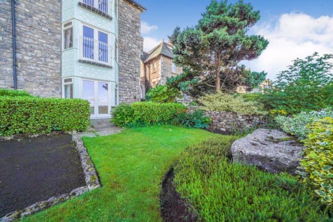 Front gardens 