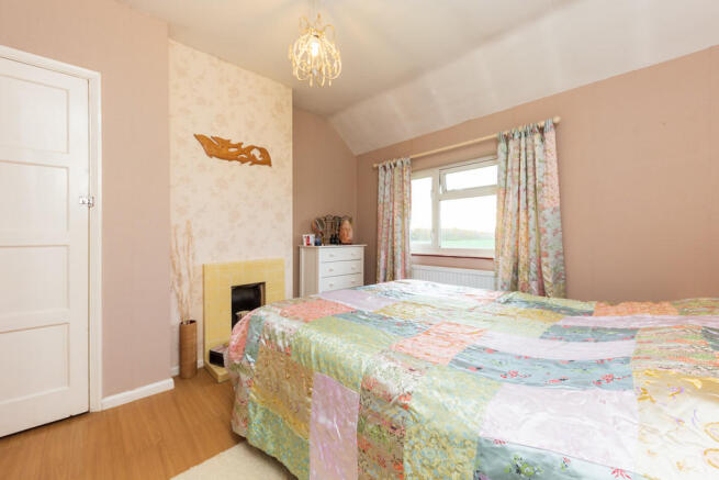 MASTER BEDROOM (2...