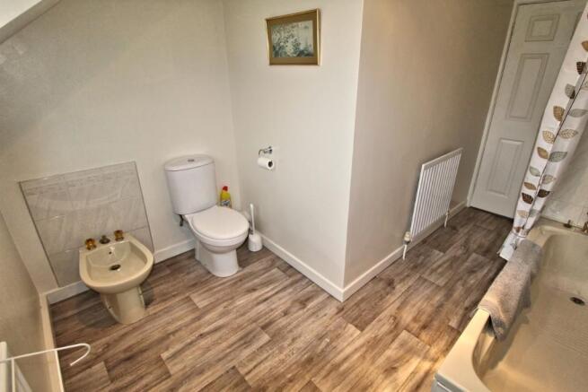 BATHROOM VIEW 2