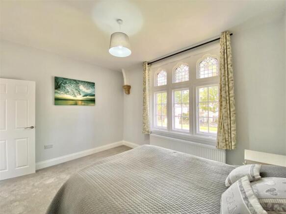 4 bed Detached for sale Image 12