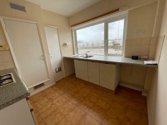 Kitchen new 2.jpg