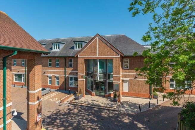 Chertsey Gate190.jpg