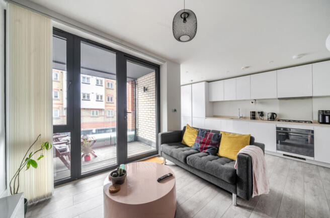 1403974-7-698dc12...