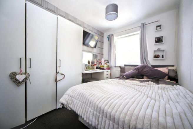 4 bed Semi-Detached for sale Image 11