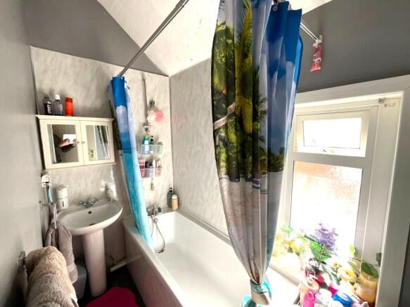 3 bed Terraced for sale Image 11