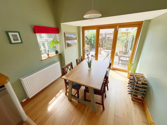 Dining room out to garden.jpg