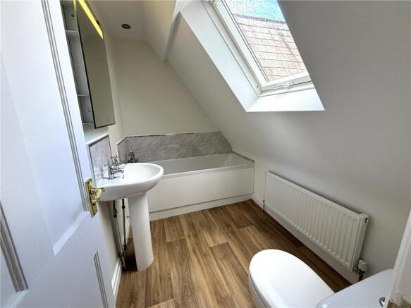 2 bed Semi-Detached to rent Image 6