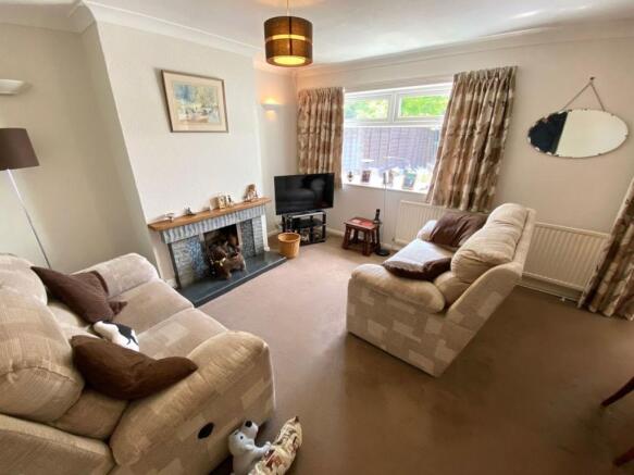 LOUNGE AREA