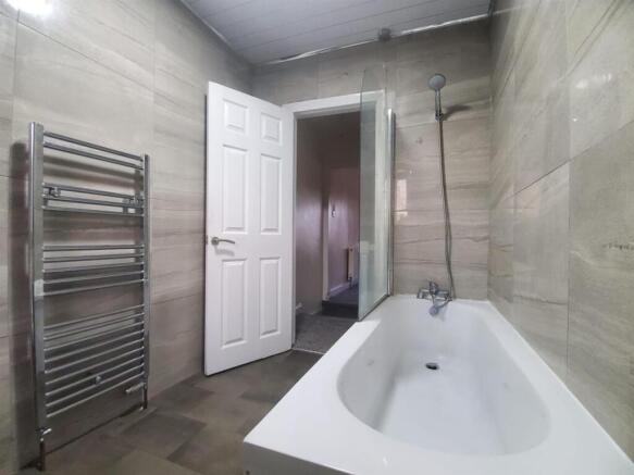 2 bed House to rent Image 10