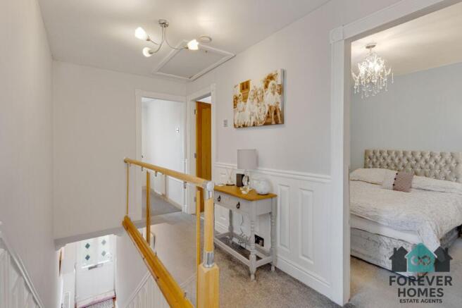 4 bed Semi-Detached for sale Image 7