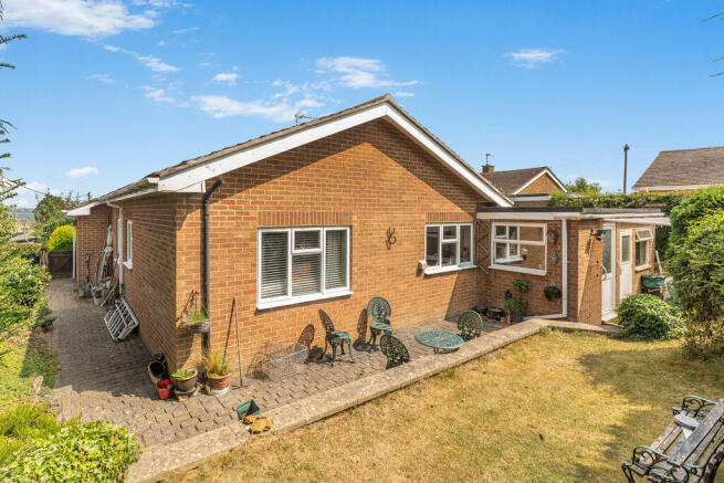 11, Uplands Rise, Little Bourton - NO ONWARD CHAIN photo 4