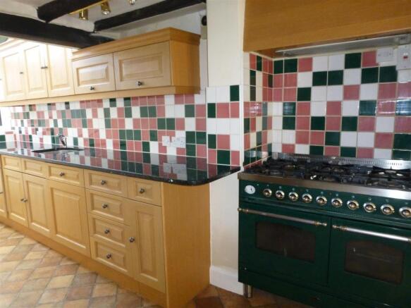 BREAKFAST KITCHEN: