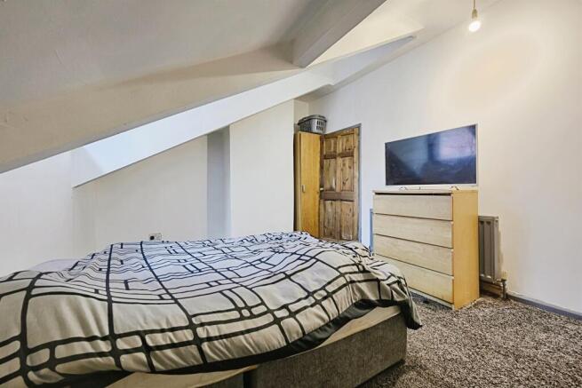 3 bed Semi-Detached for sale Image 8