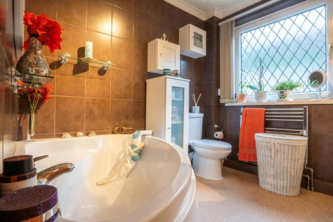 Family Bathroom.
