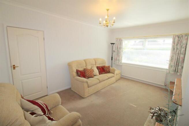 Hesketh Road, 14 - Lounge 2.JPG