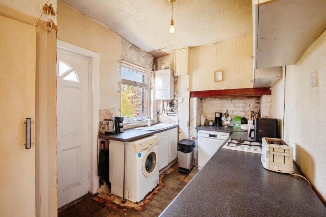 3 bed Semi-Detached for sale Image 6