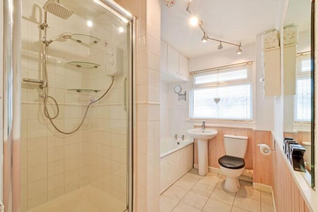 Bath/Shower Room