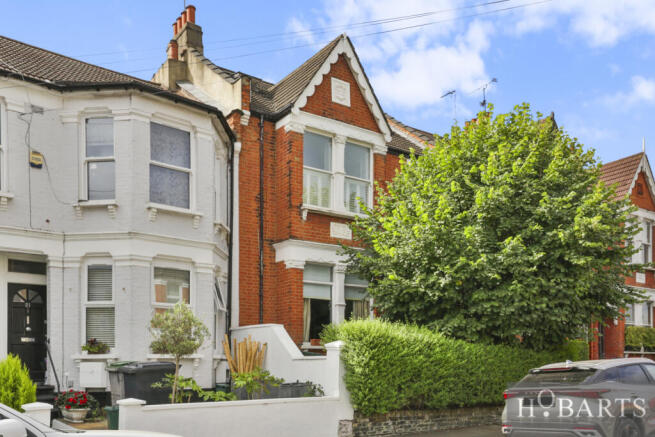 4 Bedroom Maisonette For Let