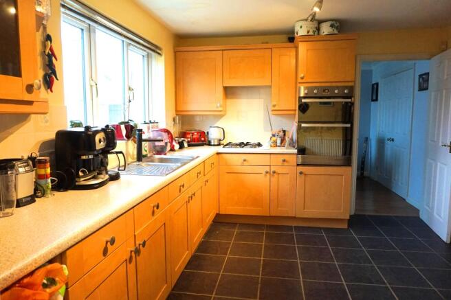Kitchen & Breakfast Room