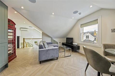 Larkfield Road, Richmond, TW9