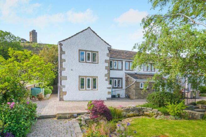 4 bed Detached for sale Image 5