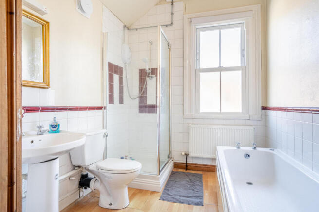 3 bed Terraced for sale Image 9