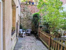Flat B, 2, Albermarle Row, Hotwells, Bristol BS8 4LY