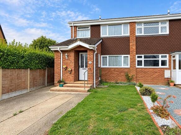 3-bed semi-detached on Albert Road, New Milton, Hampshire. BH25 6SP, £349,950