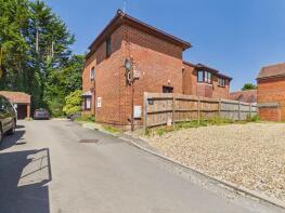 5, Phoenix Court, Newbury RG20 5PH