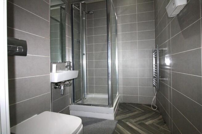 2 bed Apartment to rent Image 6