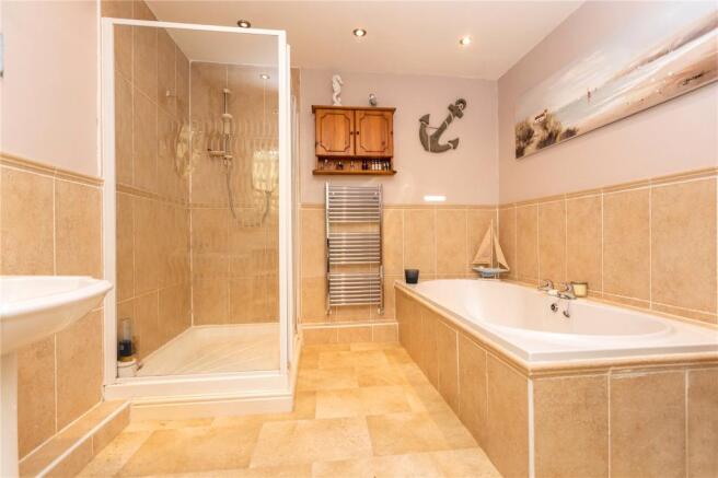 En-Suite Bathroom