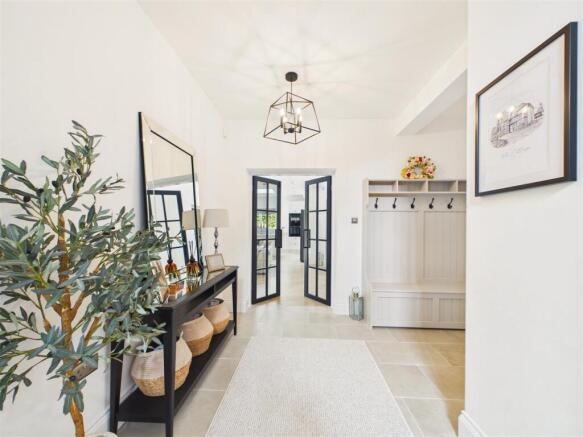 4 bed Detached for sale Image 12