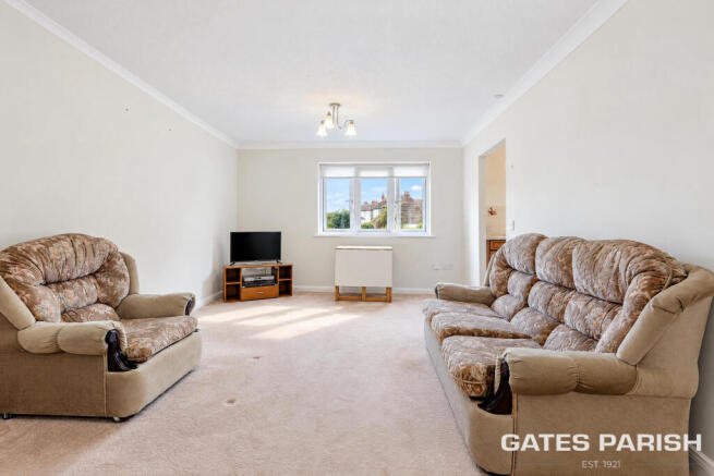 Huskards, Waldegrave Gardens, Upminster, RM14 photo 4