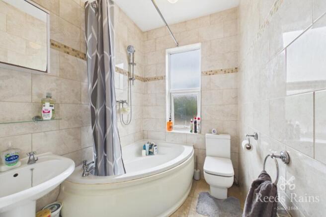 4 bed Semi-Detached for sale Image 7
