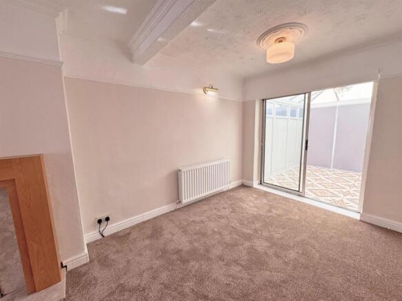 3 bed House to rent Image 4