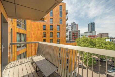 Bywell Place, Canary wharf