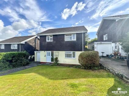 Lowless Close, Pembroke