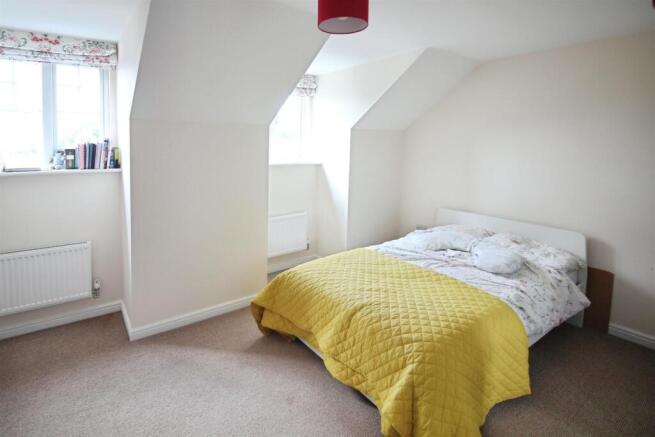 4 bed Town House for sale Image 10